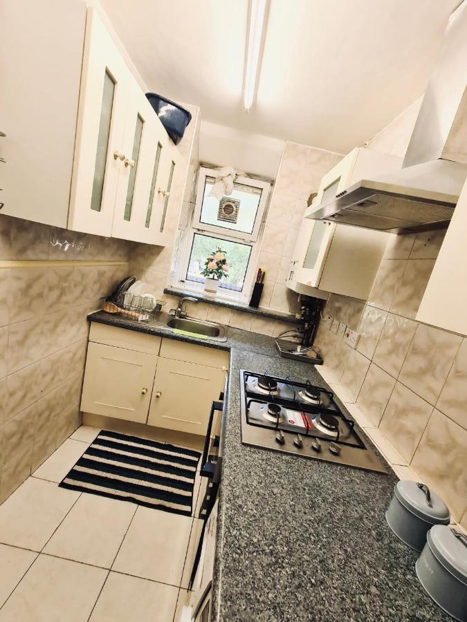 Stunning 3 Bedroom Flat In Stockwell London Kültér fotó